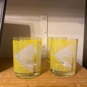 4 Vintage Georges Briard Signed MCM Yellow triangle Chevron barware Glasses ASis